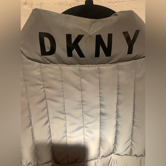DKNY Packable Reflective Vest - Picture 2 of 13